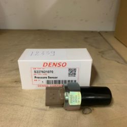 датчик давления топлива в рампе J08E S227621070 (Denso)
